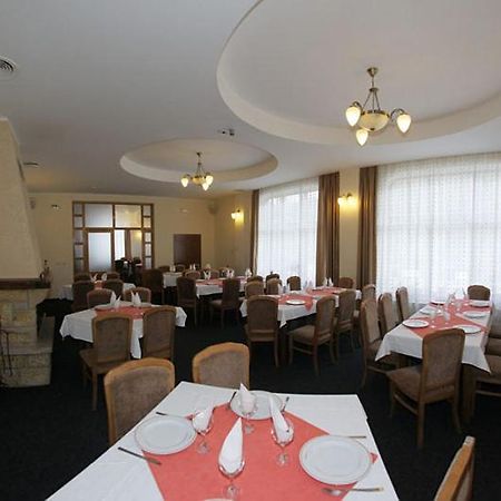 Hotel Paltinis Statjunea Borsa Bagian luar foto