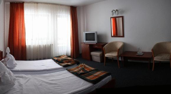 Hotel Paltinis Statjunea Borsa Ruang foto