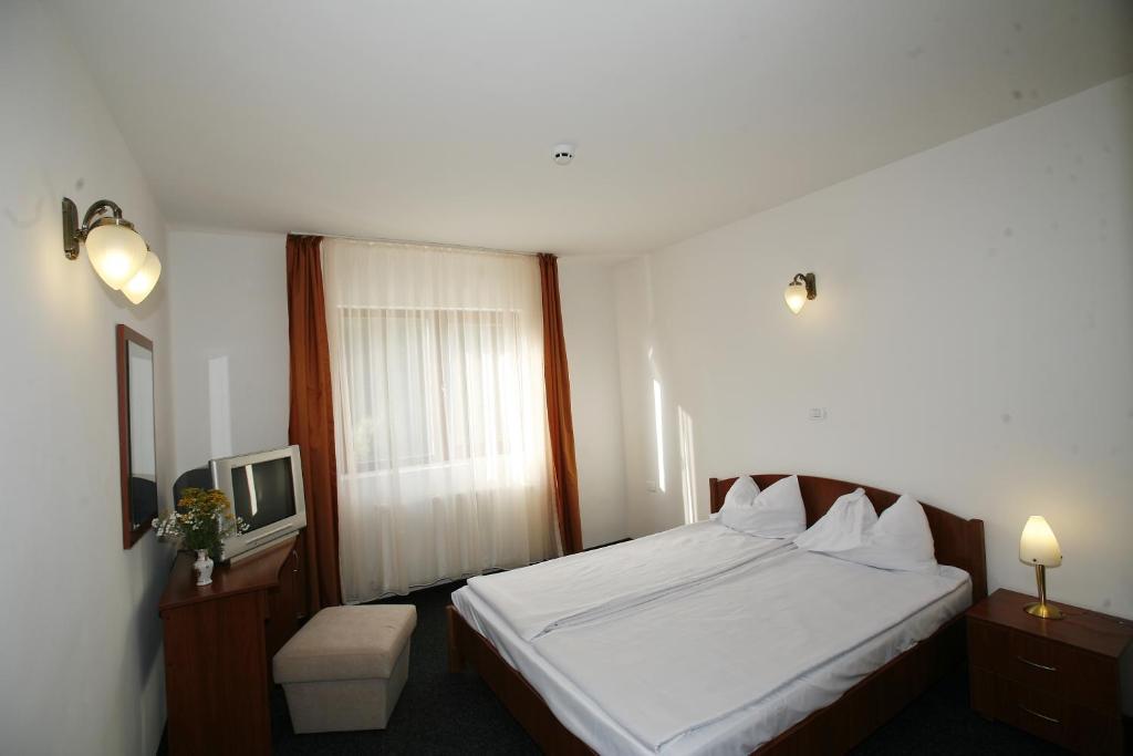 Hotel Paltinis Statjunea Borsa Ruang foto