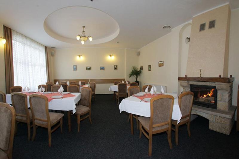 Hotel Paltinis Statjunea Borsa Bagian luar foto